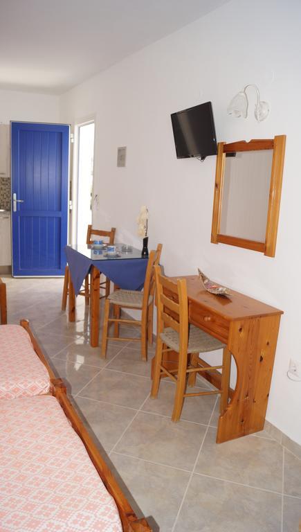 Studios Vagos 1 Agios Prokopios  Buitenkant foto